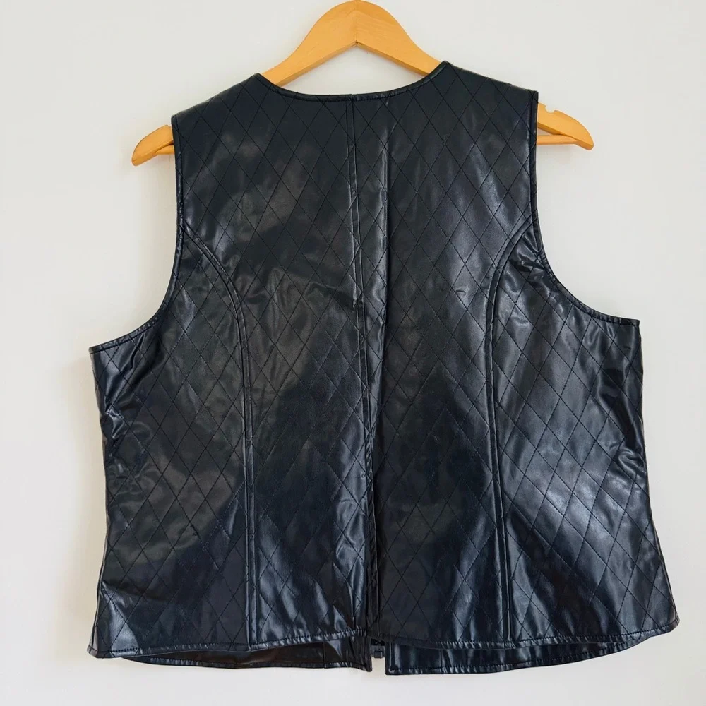 Edgy Black Quilted‎ Faux Leather Zip Up Vest Selene Sport Size XL